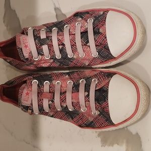Converse sneakers size 5